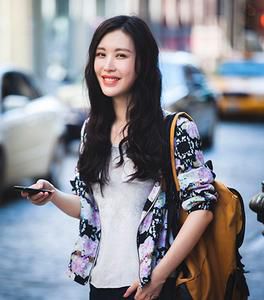 田朴珺如何俘获地产大亨王石：吃5顿饭确定关系